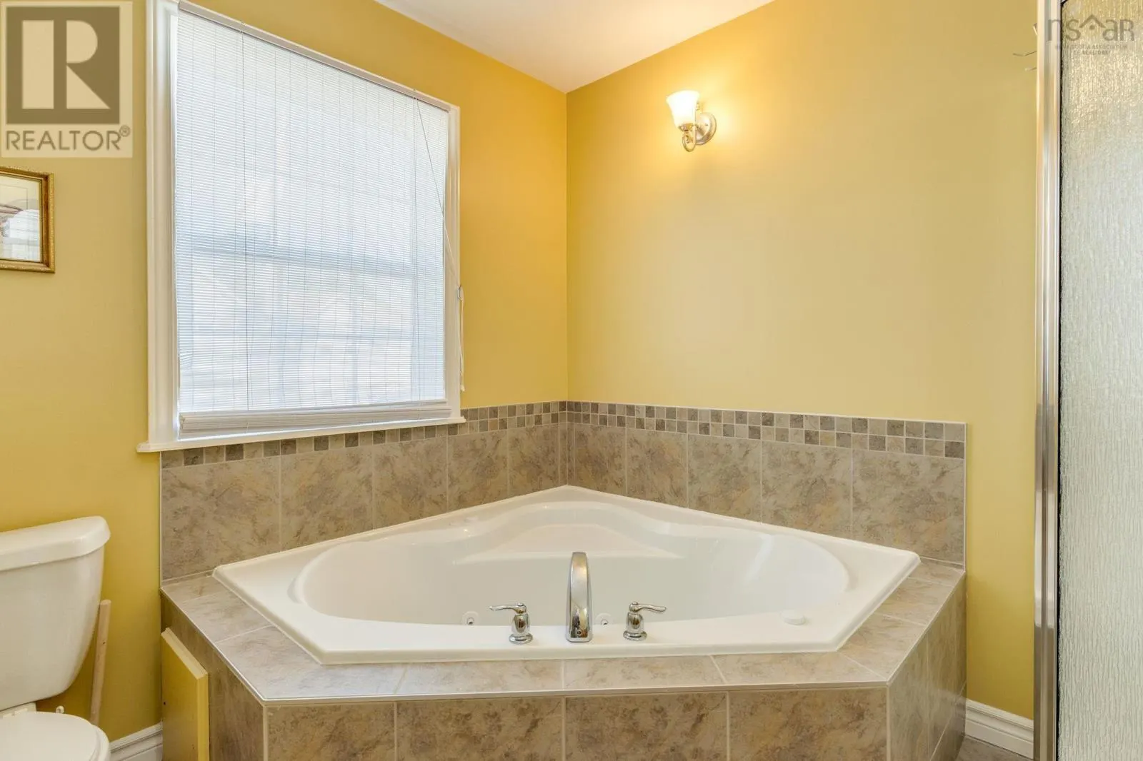 76 Outrigger Crescent