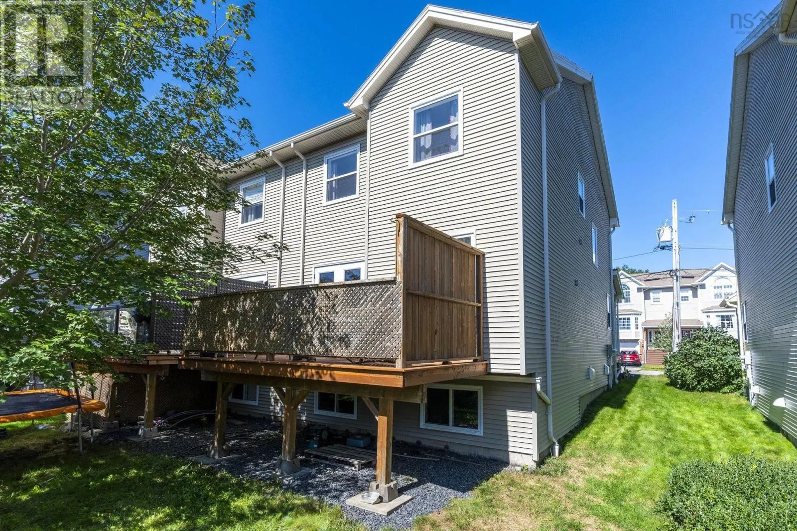 76 Outrigger Crescent