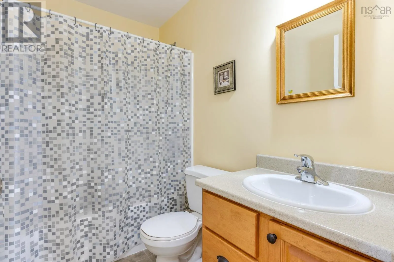 76 Outrigger Crescent