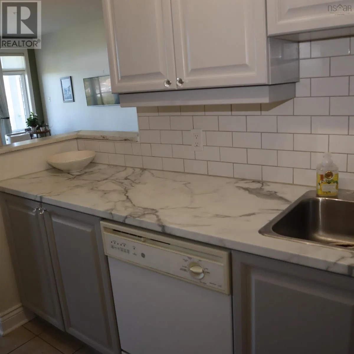 305 168 Green Village Lane