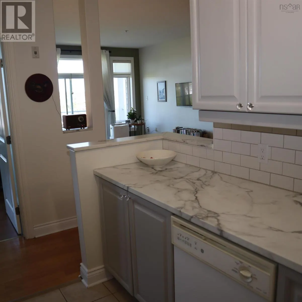 305 168 Green Village Lane