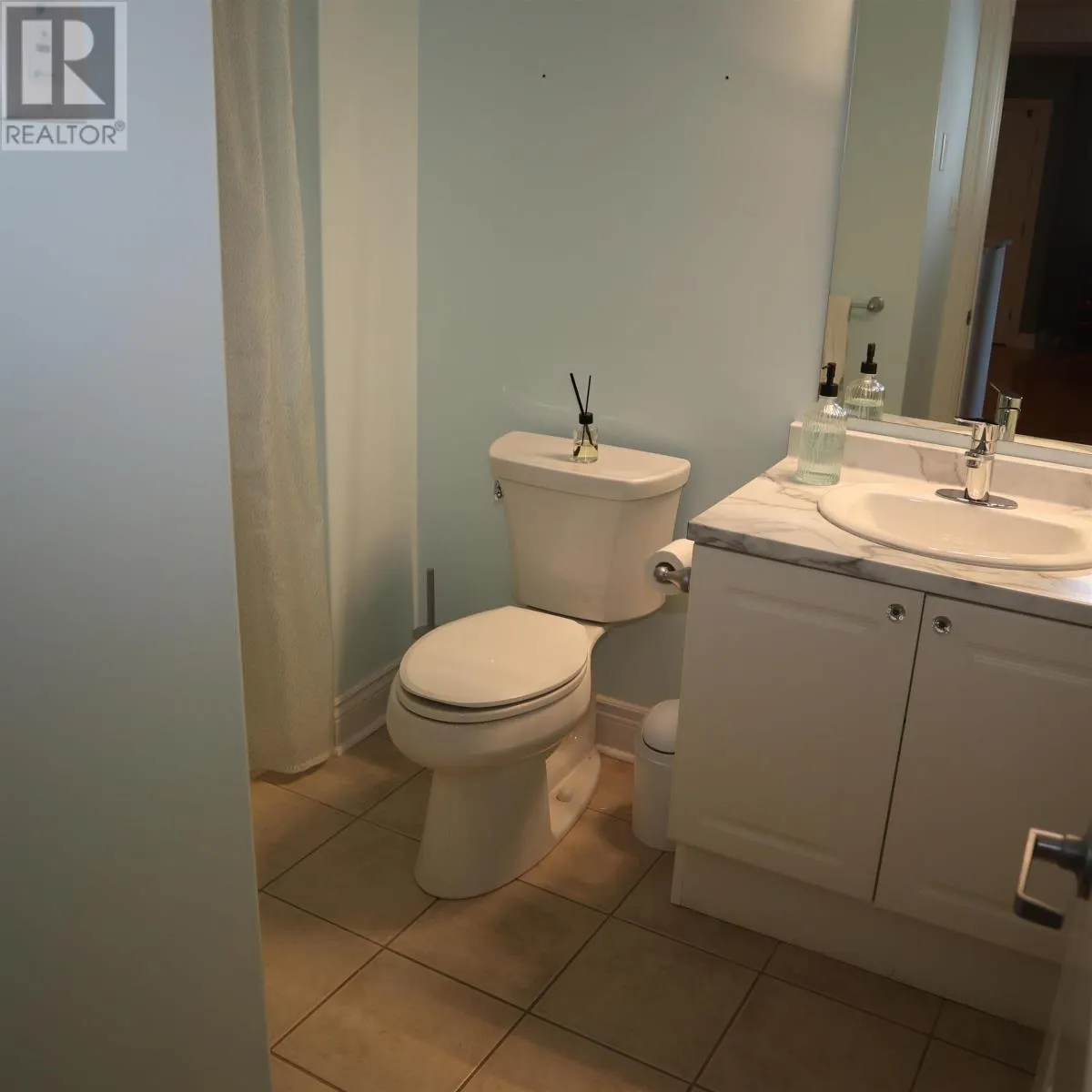 305 168 Green Village Lane