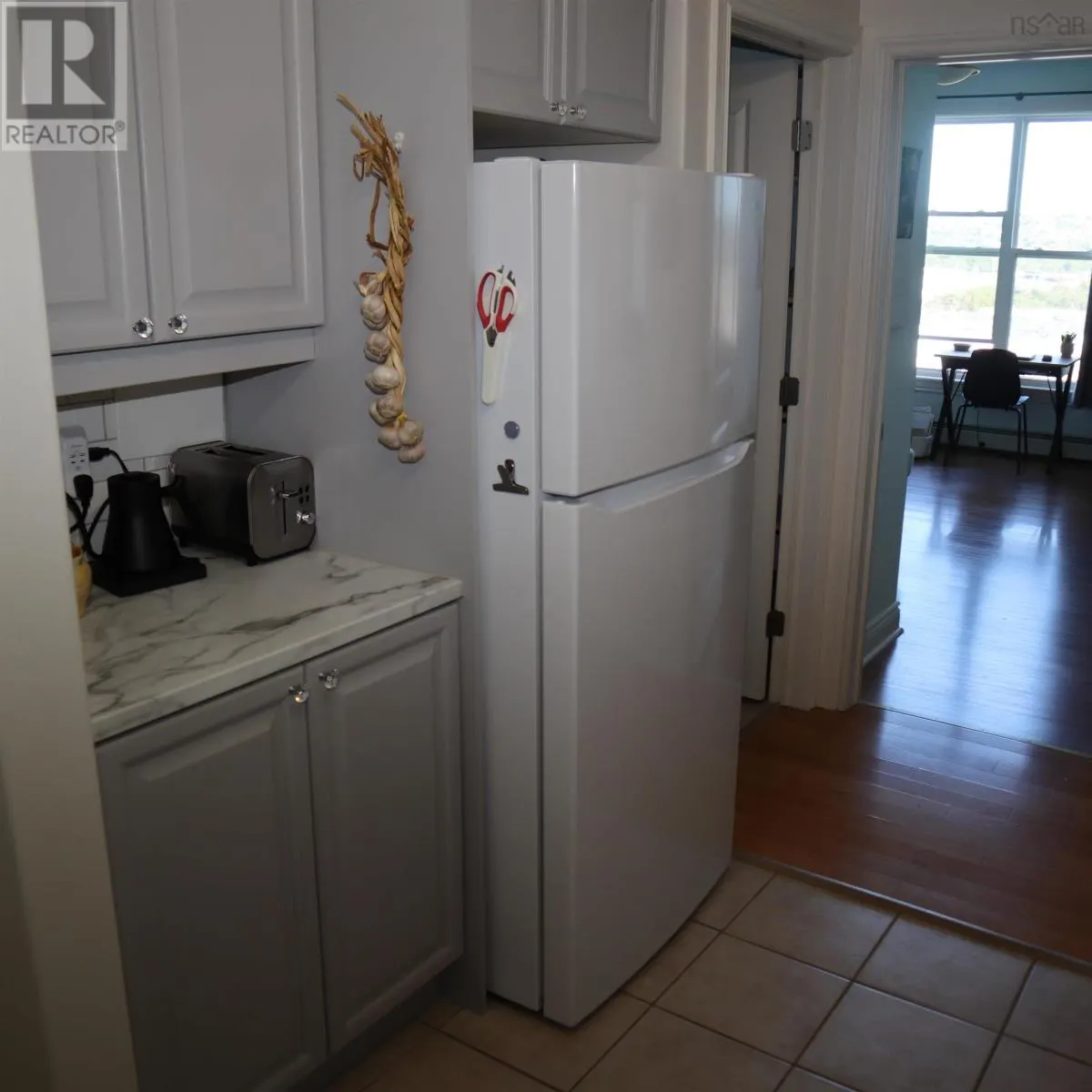 305 168 Green Village Lane