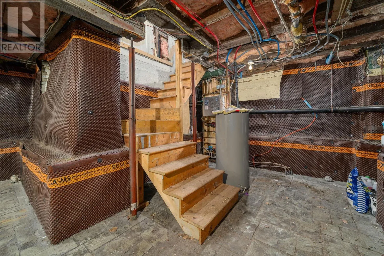 2615 Fuller Terrace