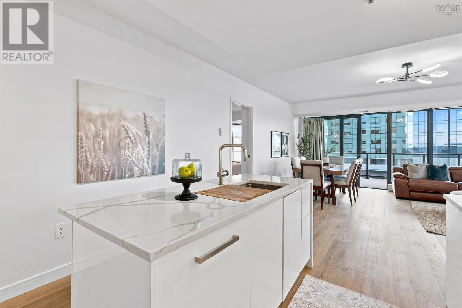1402 1650 Granville Street