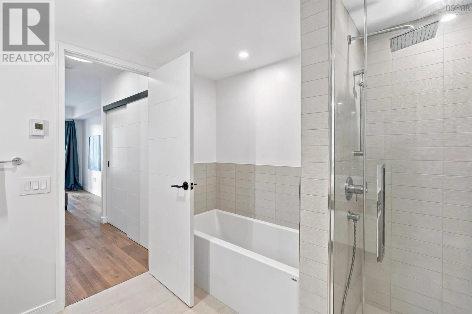 1402 1650 Granville Street