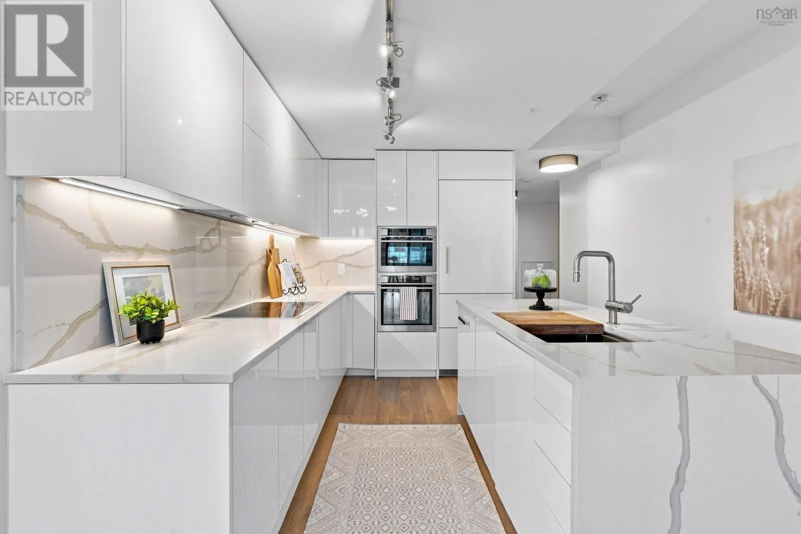 1402 1650 Granville Street