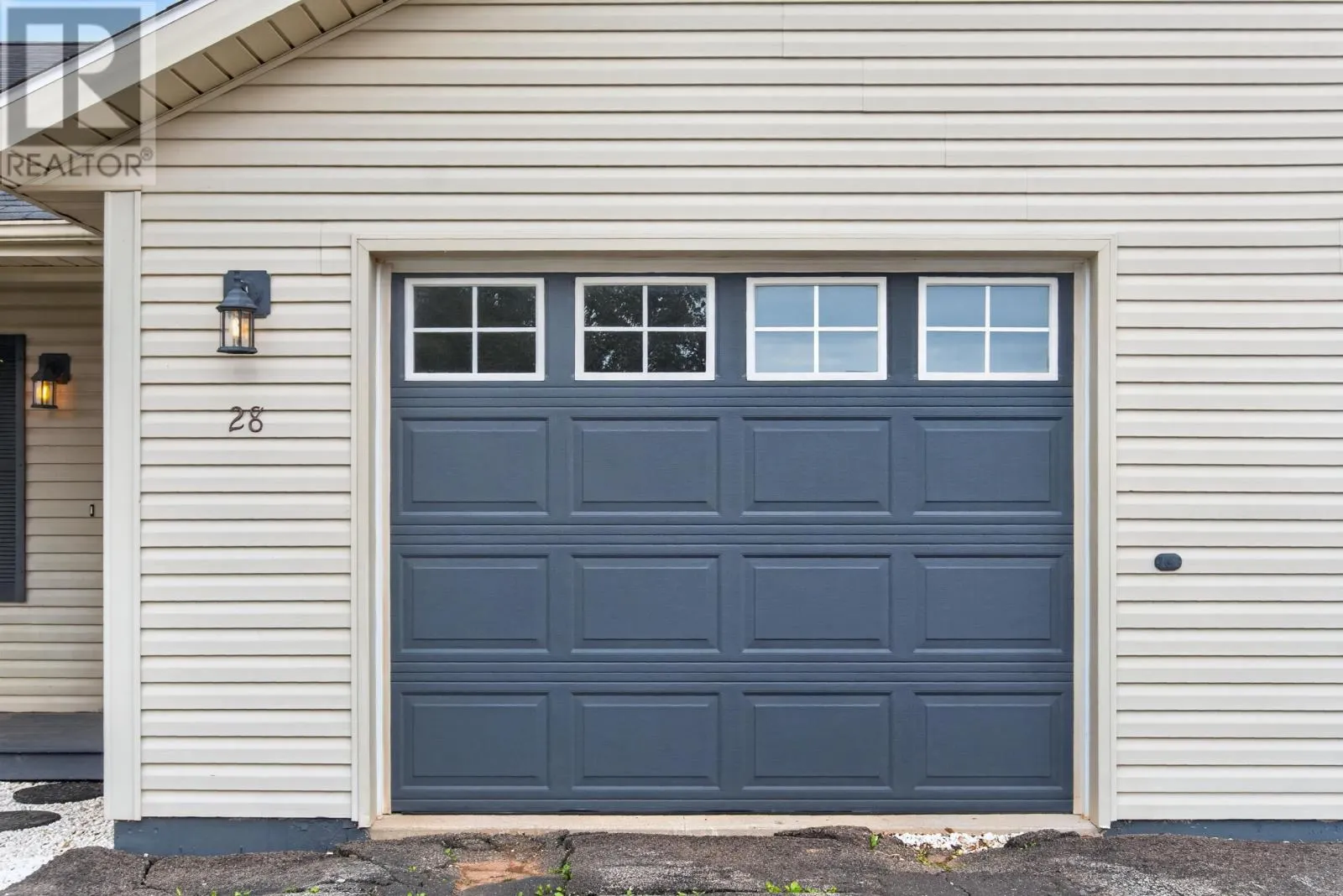 28 Heatherway Drive