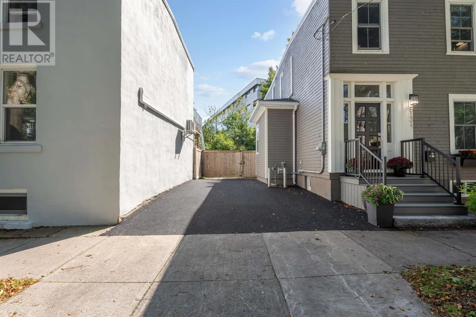 6134 Allan Street