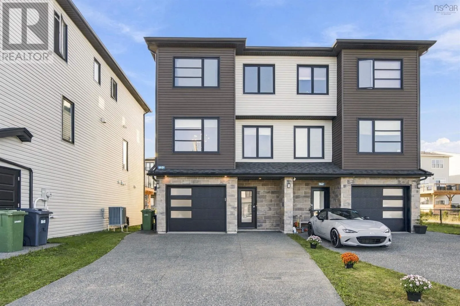 60 Grenoble Court