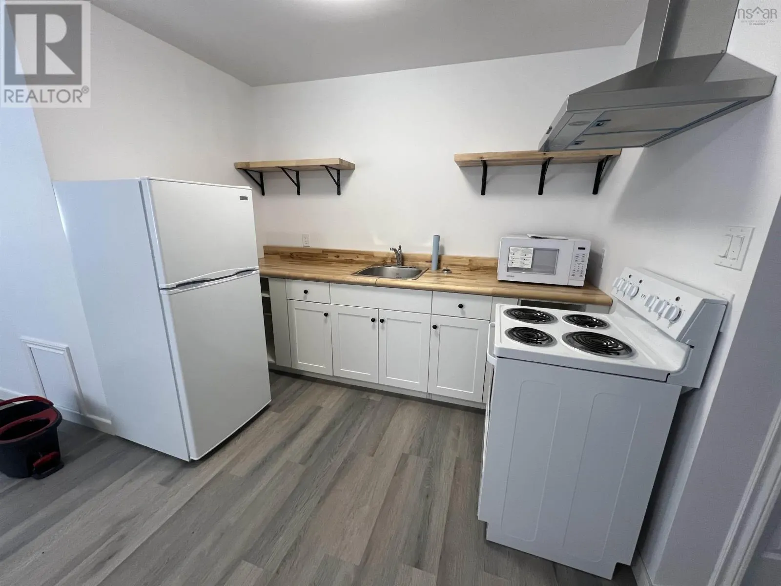 33 A/B Inverness Street