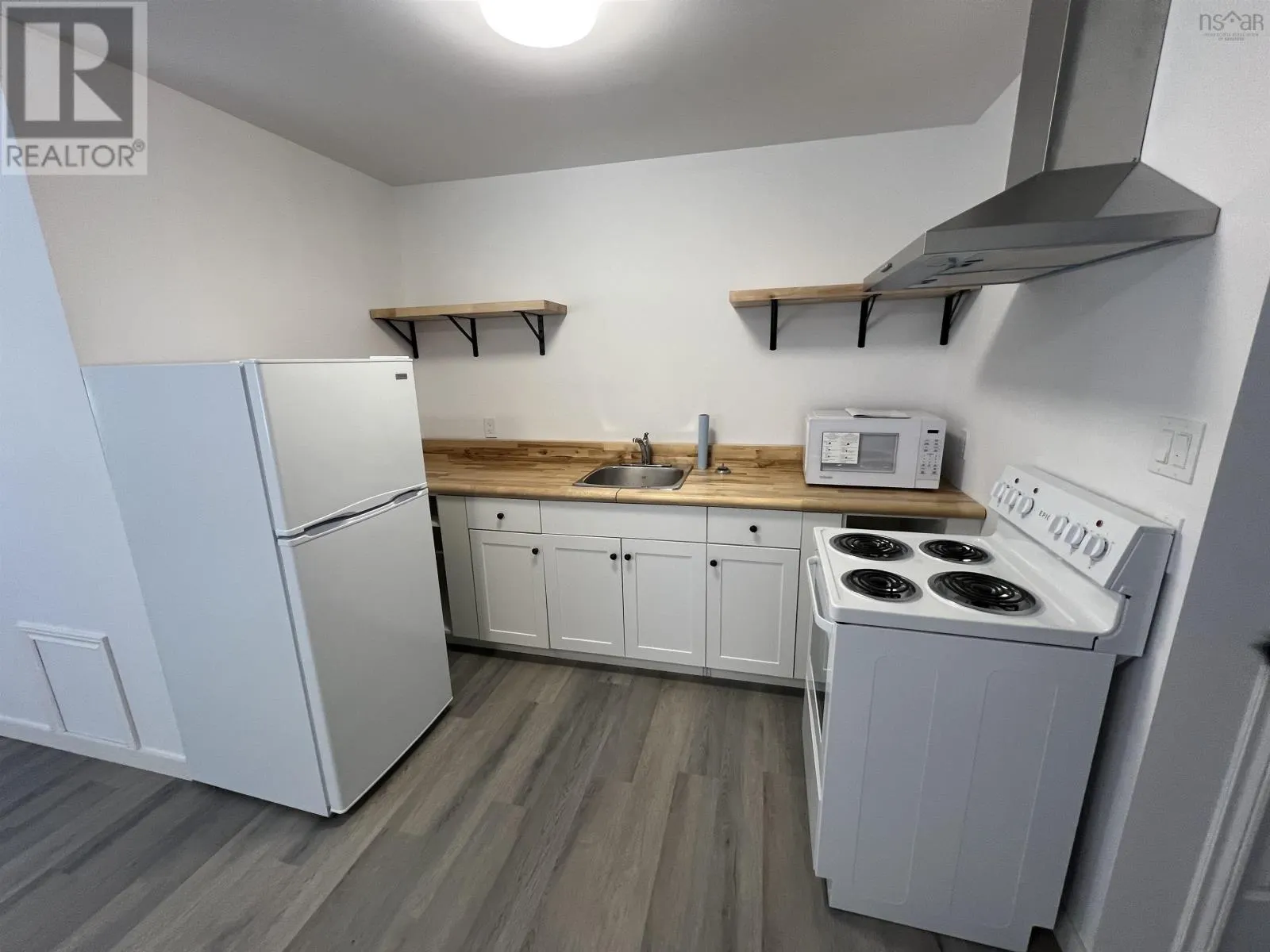33 A/B Inverness Street