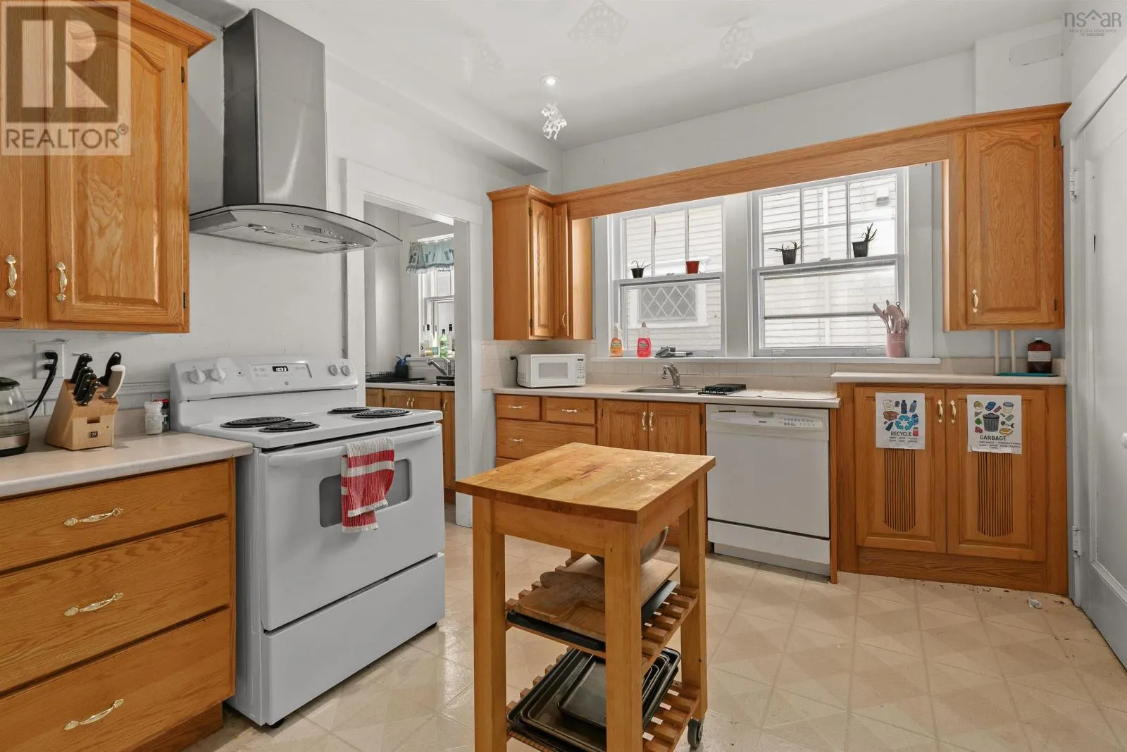 1645 Oxford Street|1647 Oxford Street