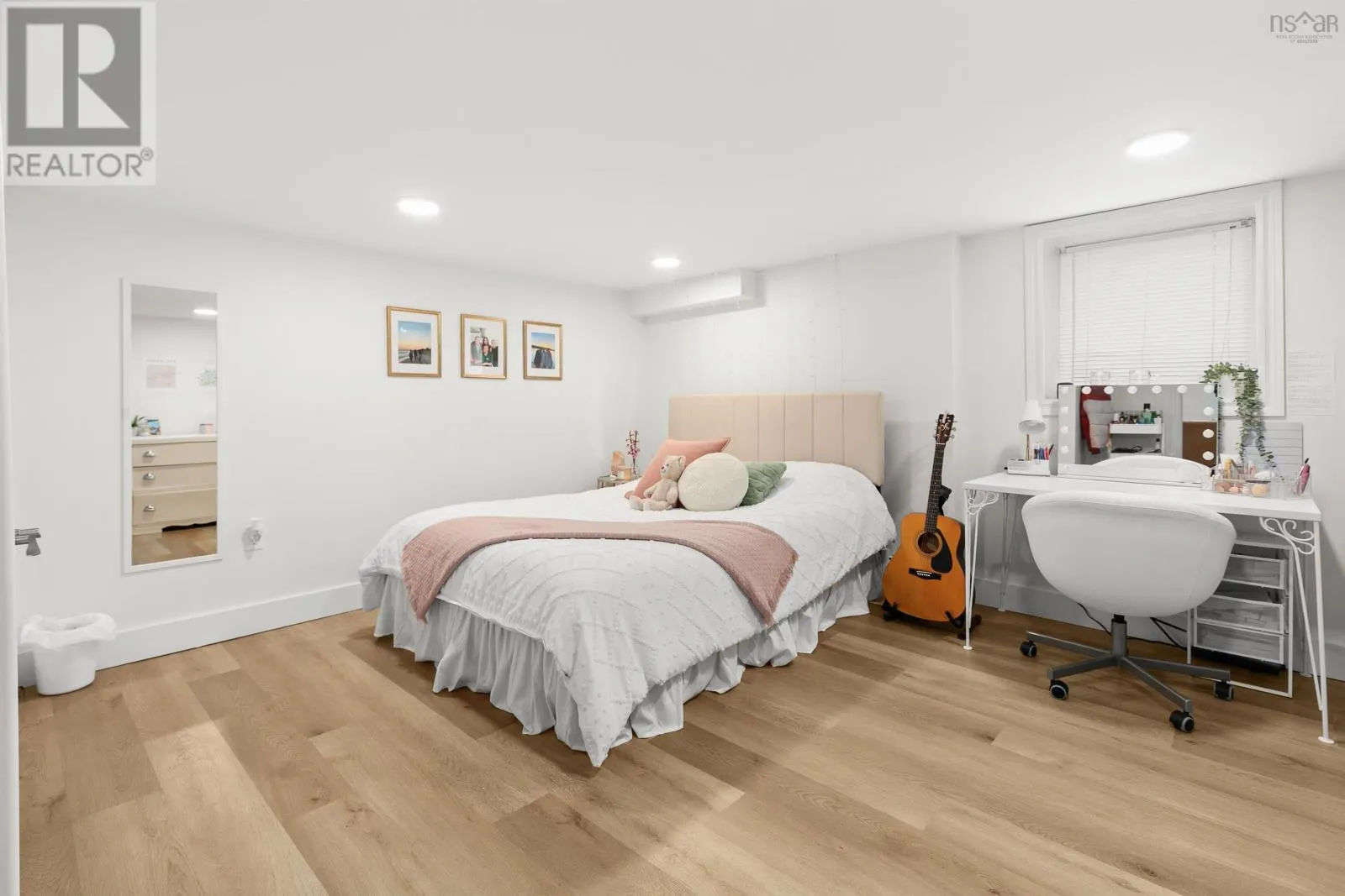1645 Oxford Street|1647 Oxford Street