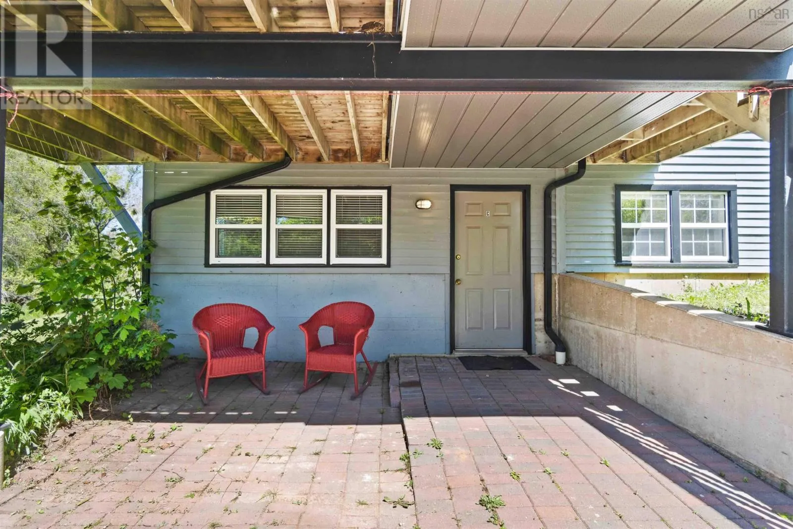 18 Woodman Road