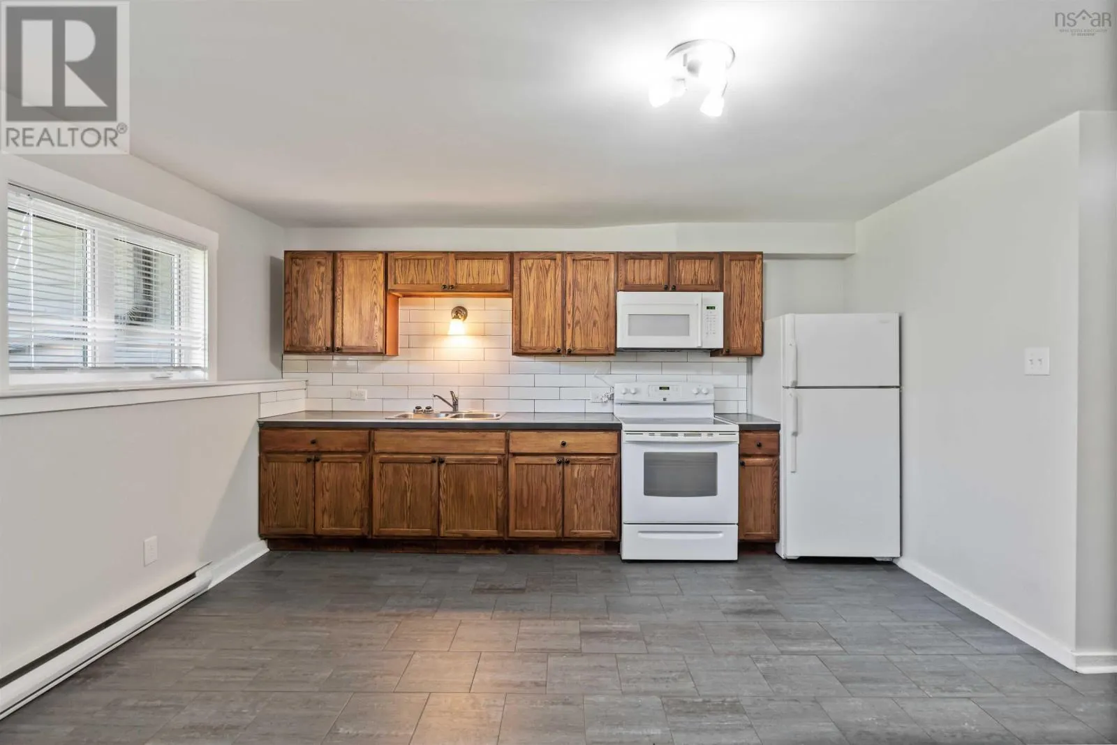 18 Woodman Road