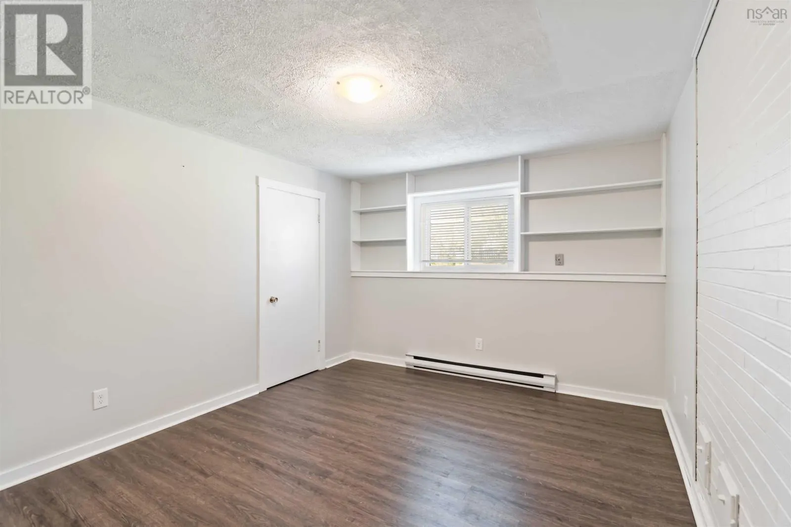 18 Woodman Road