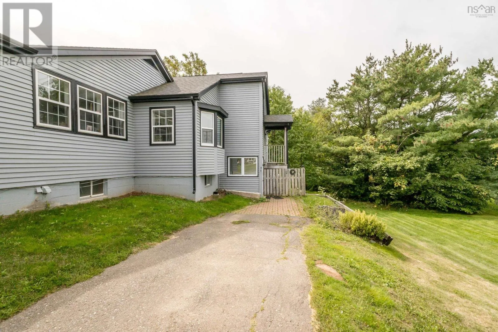 18 Woodman Road