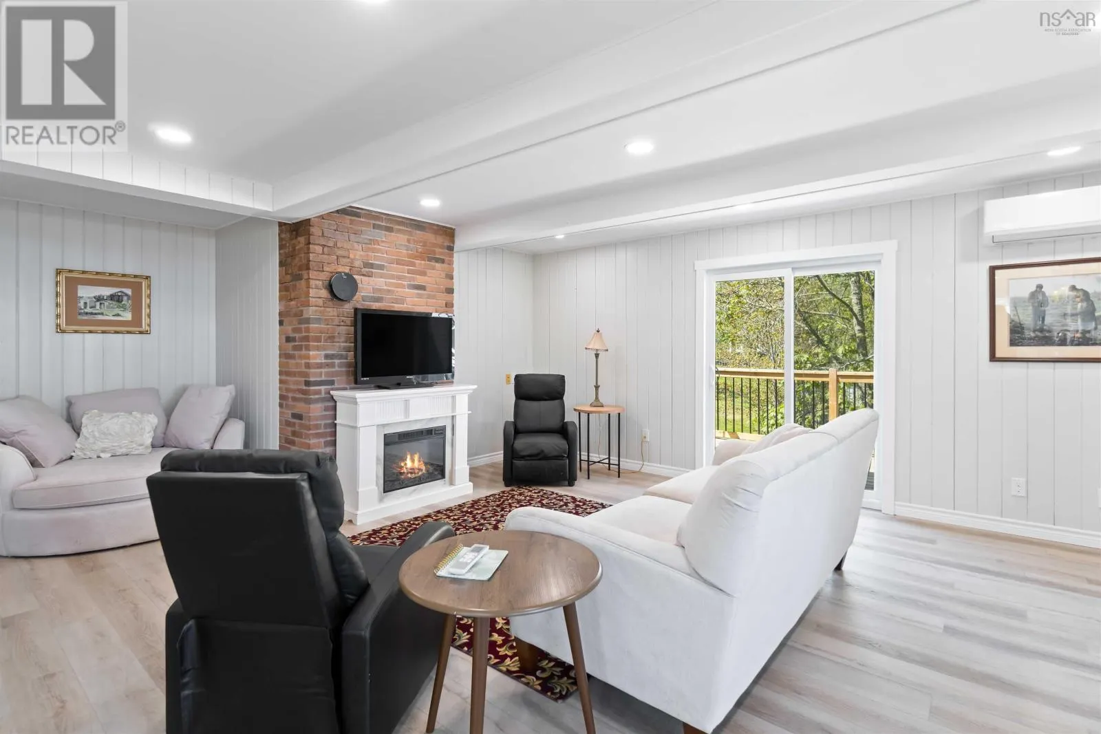 18 Woodman Road