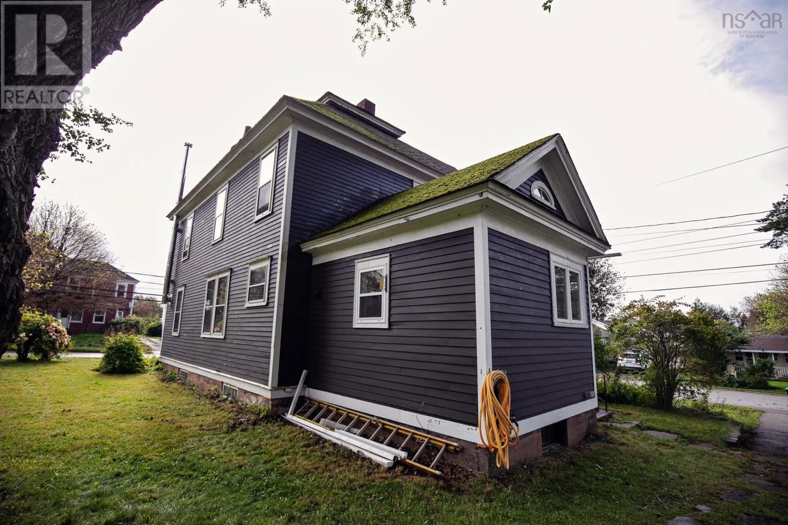 61 Victoria Street W