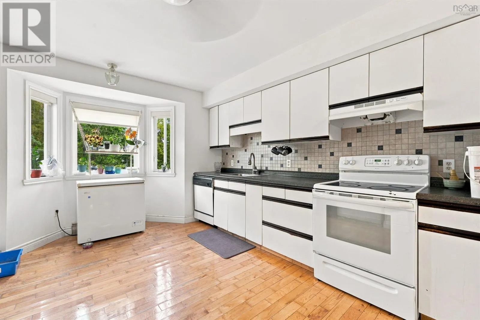 12 Basinview Drive