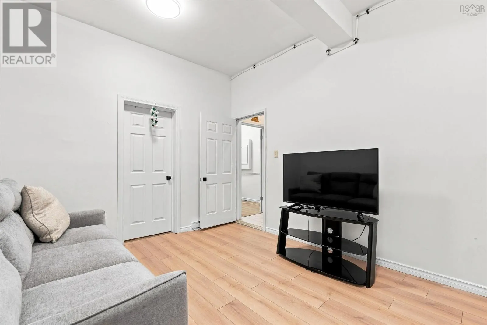 12 Basinview Drive
