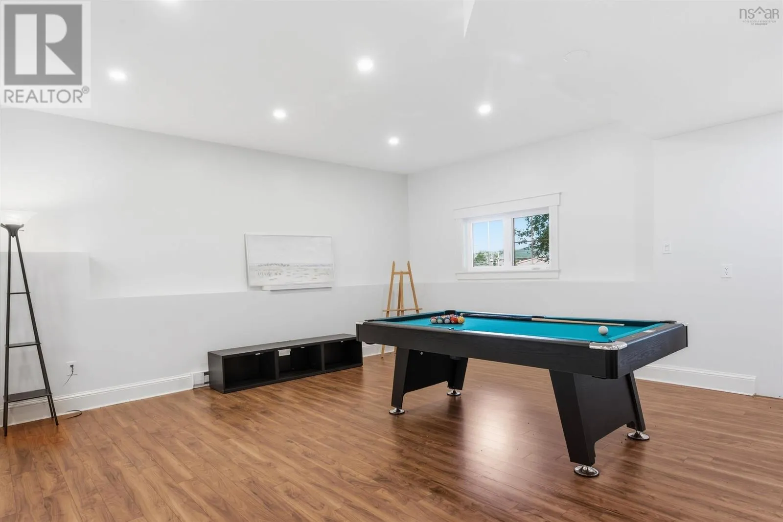 11 Laurentian Drive