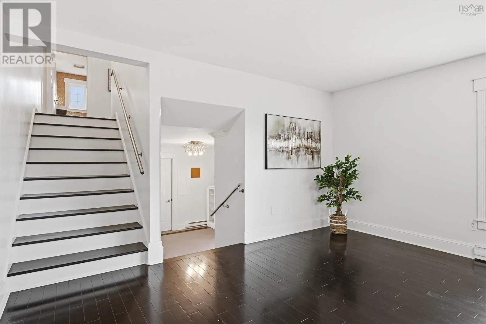 11 Laurentian Drive