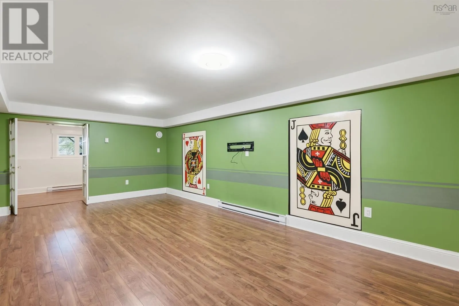 11 Laurentian Drive