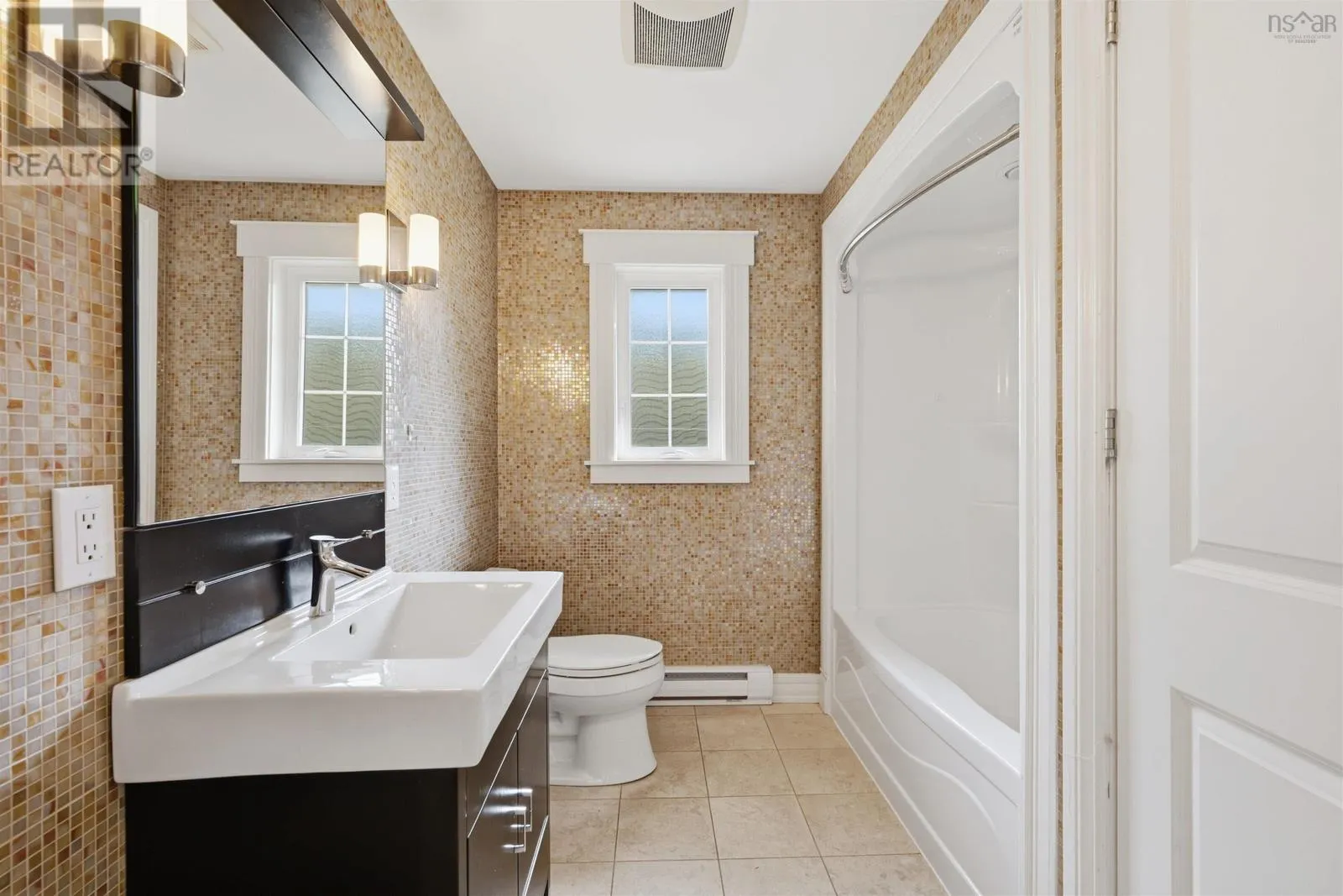 11 Laurentian Drive