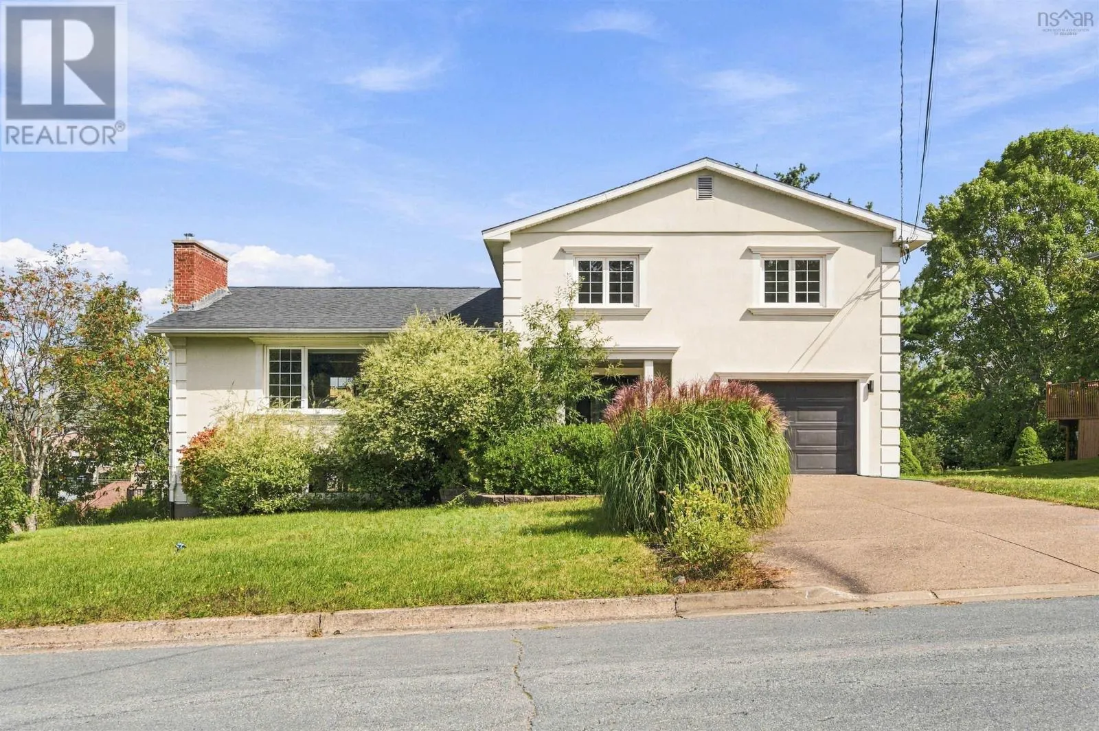 11 Laurentian Drive