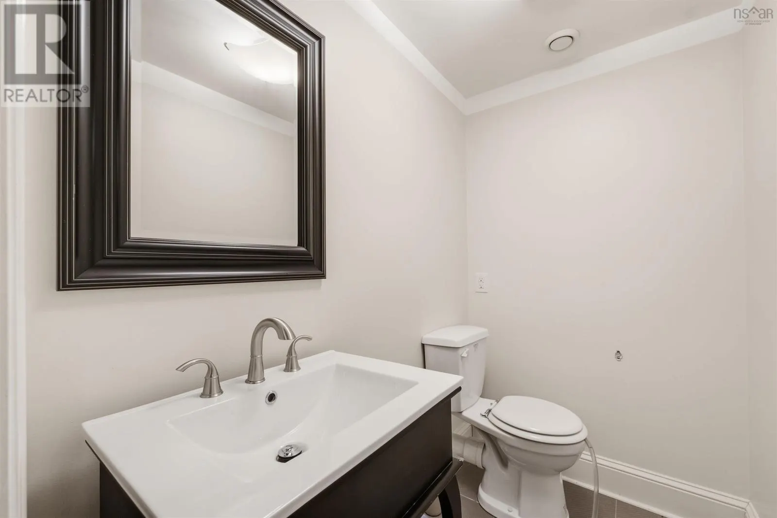 11 Laurentian Drive