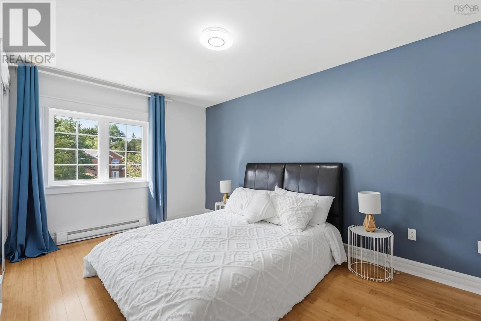 11 Laurentian Drive