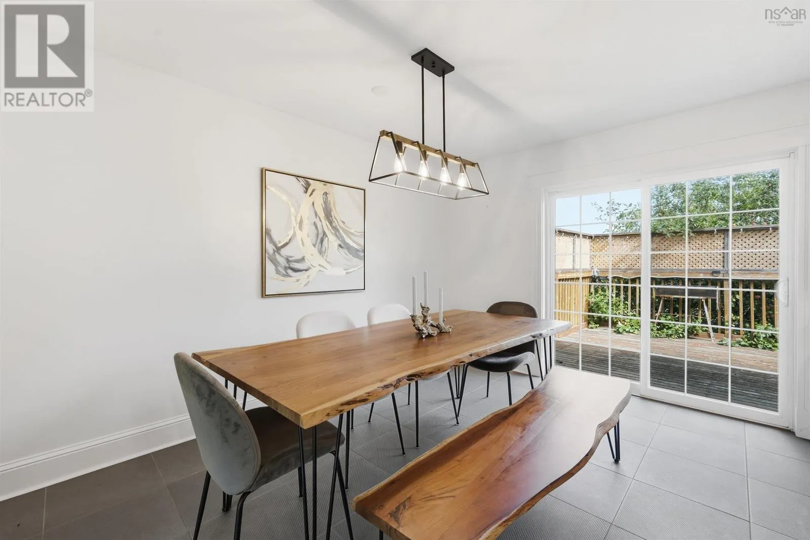 11 Laurentian Drive