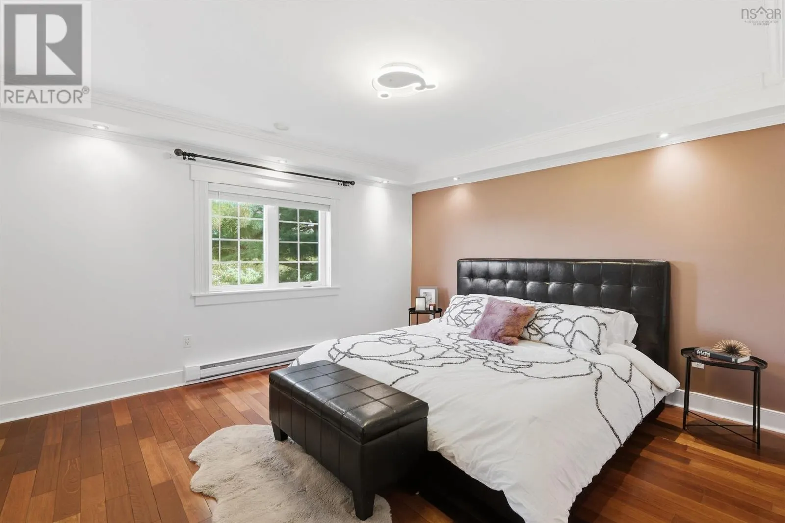 11 Laurentian Drive