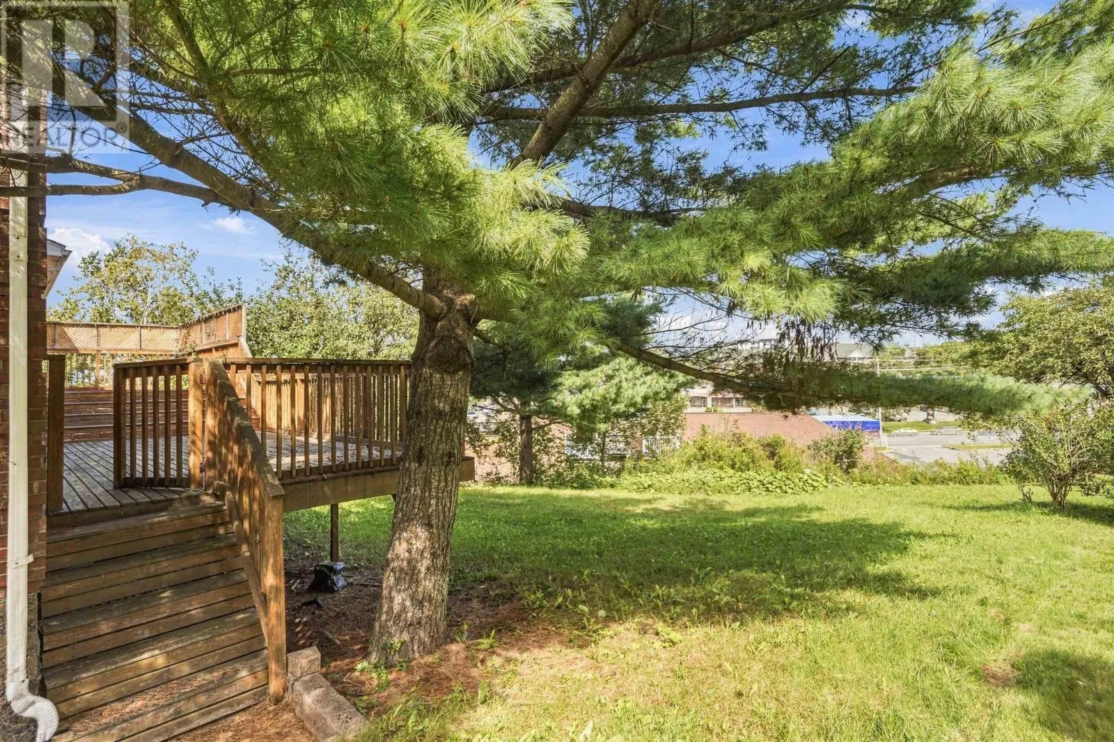 11 Laurentian Drive