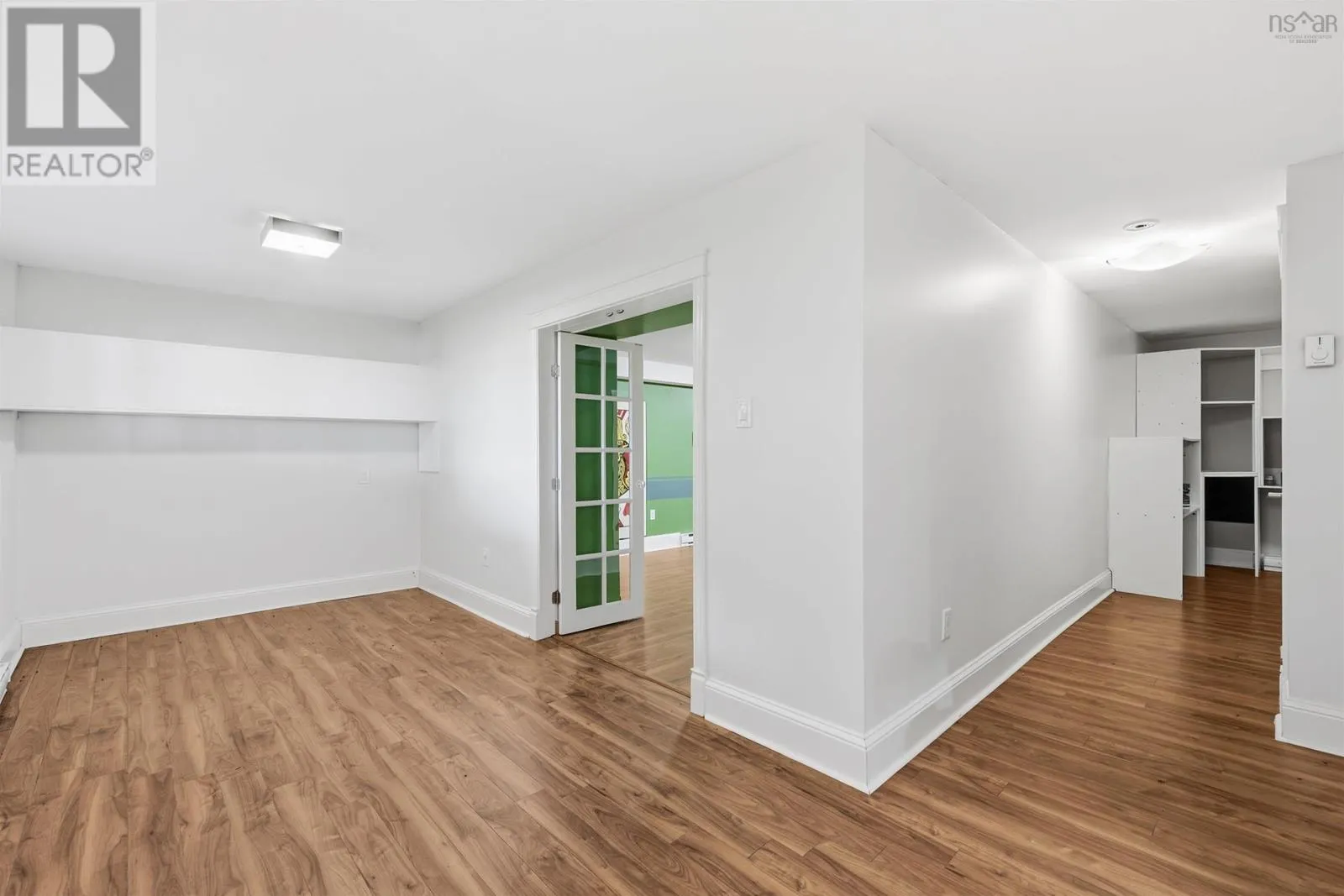 11 Laurentian Drive
