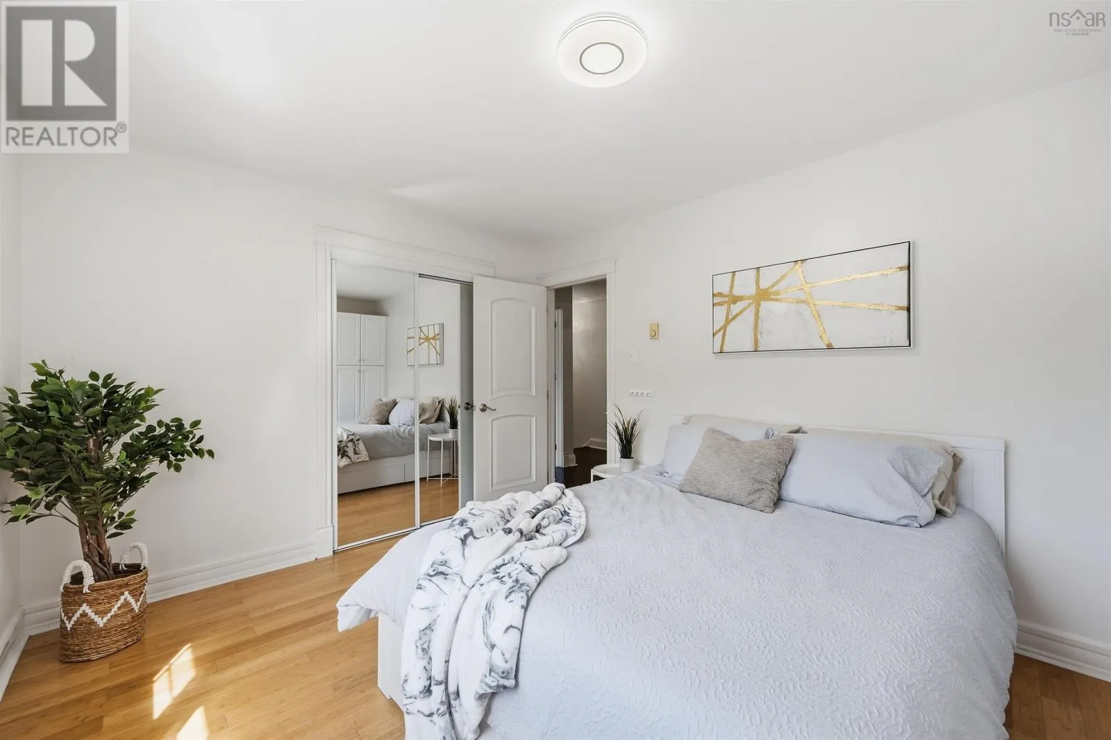 11 Laurentian Drive