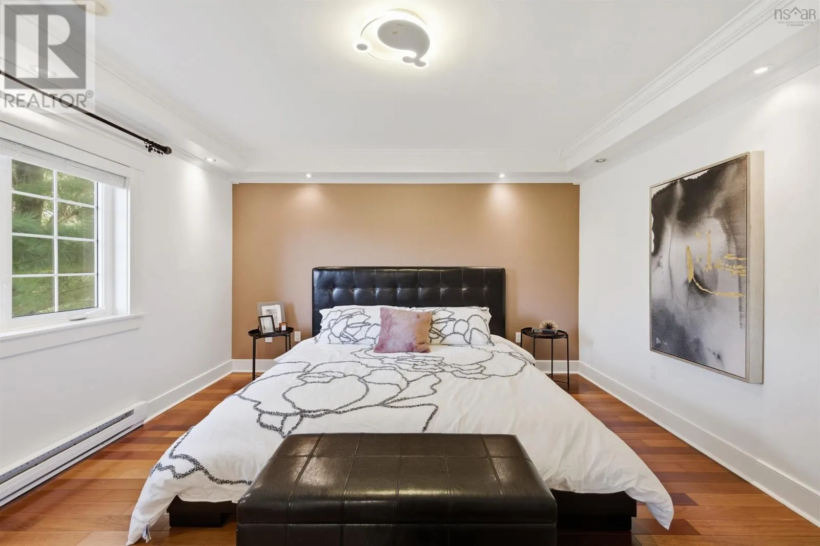 11 Laurentian Drive