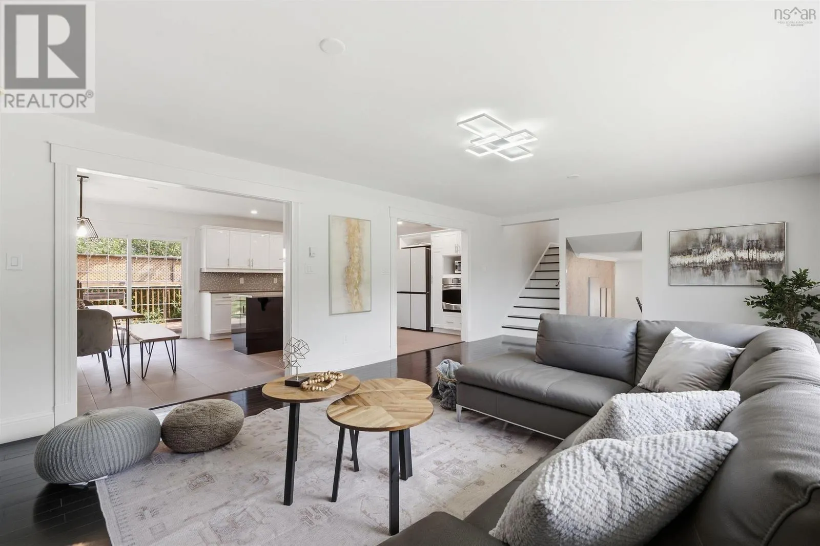 11 Laurentian Drive