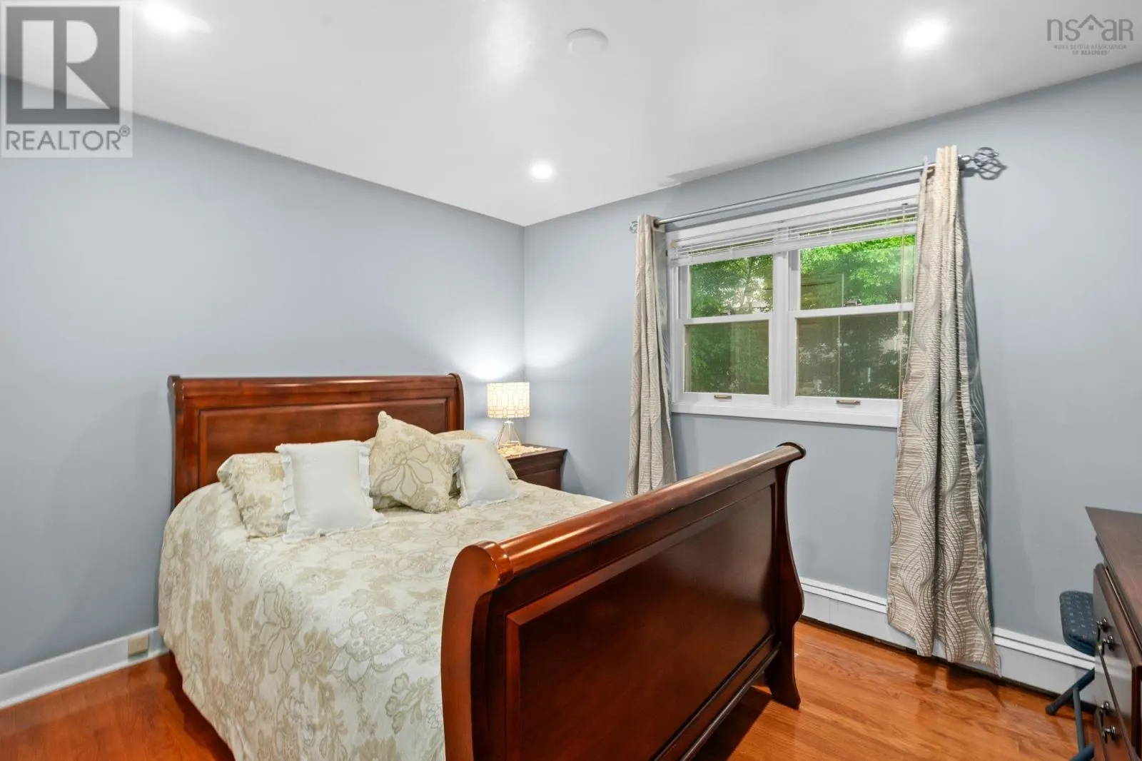 11 Birkdale Crescent