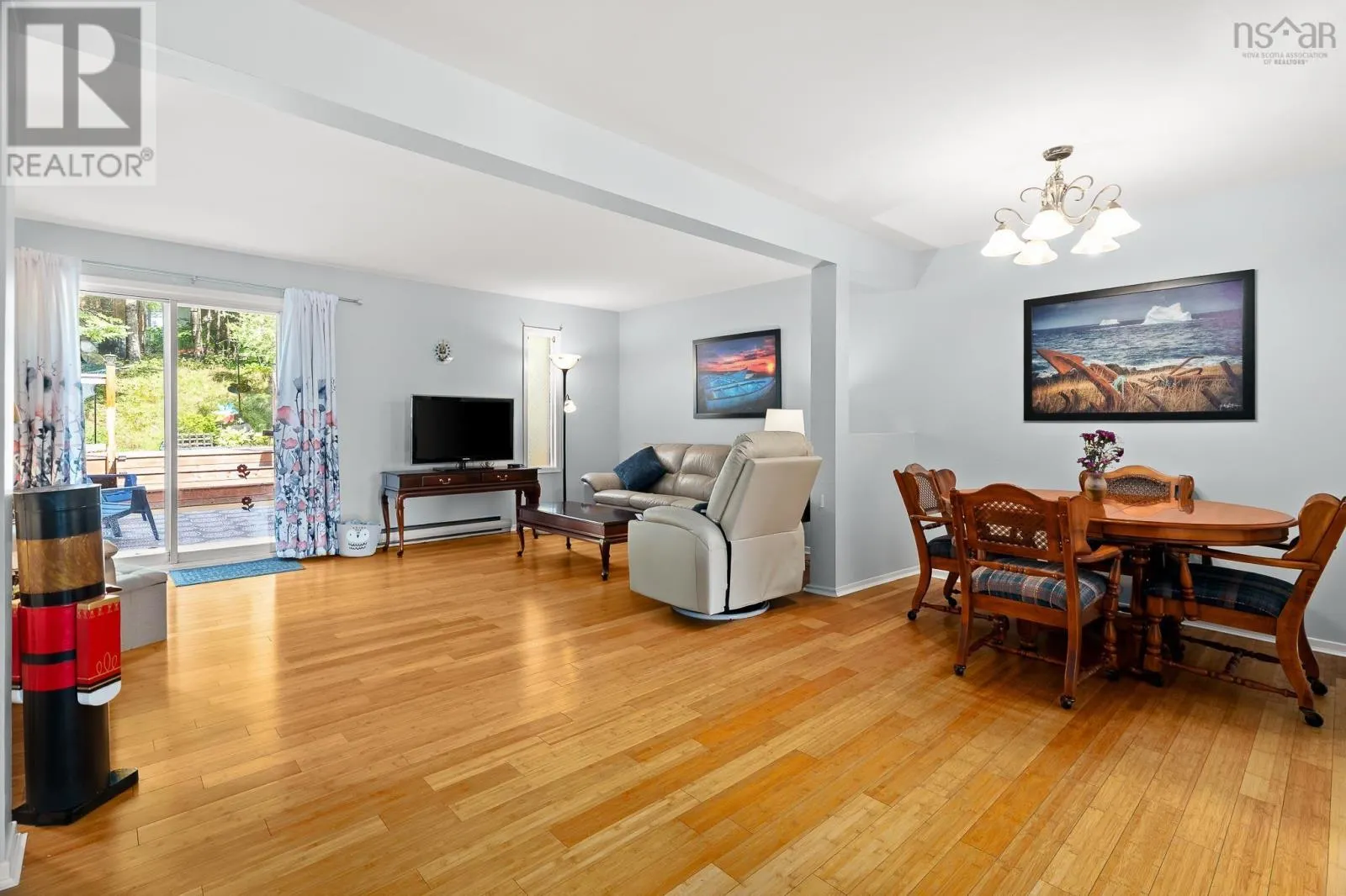 44 Collins Grove