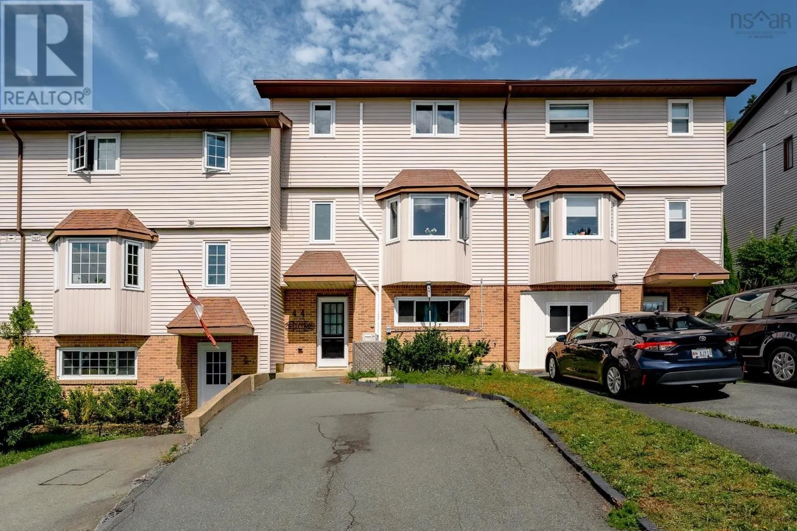 44 Collins Grove