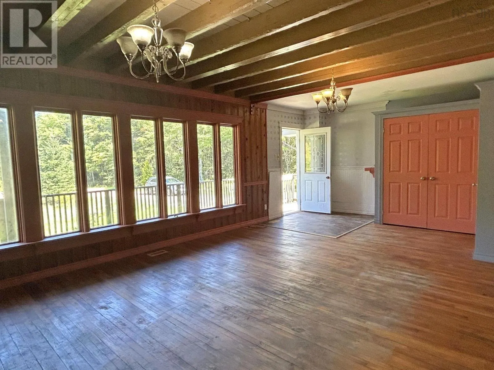 1270 New Russell Road