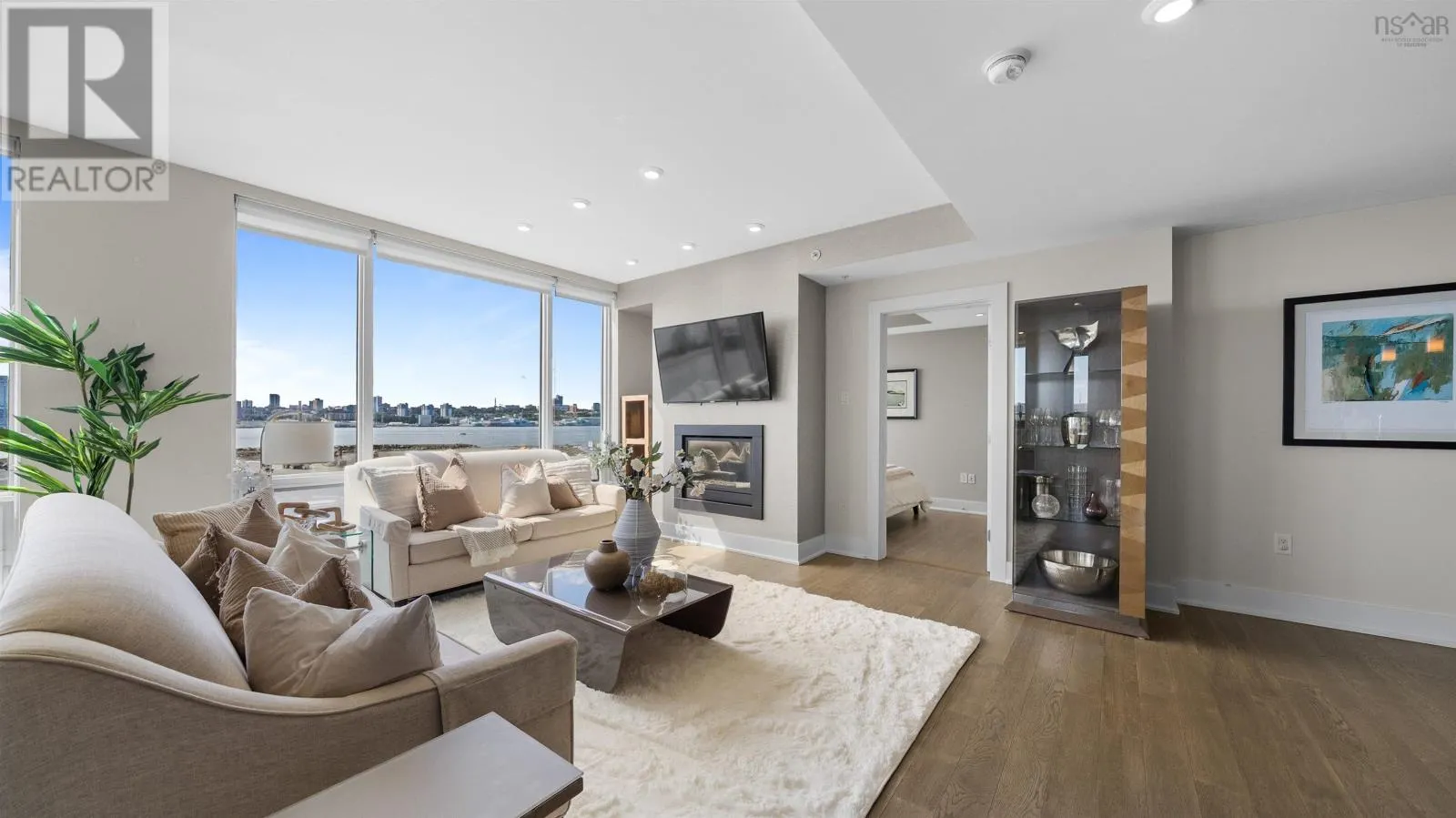 303 67 Kings Wharf Place