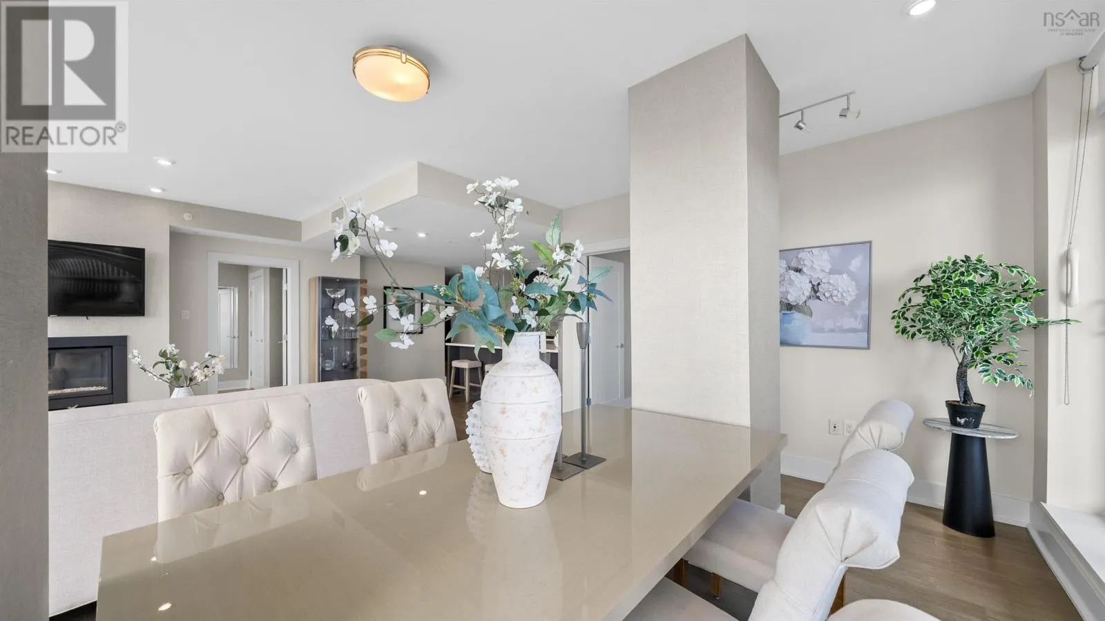 303 67 Kings Wharf Place