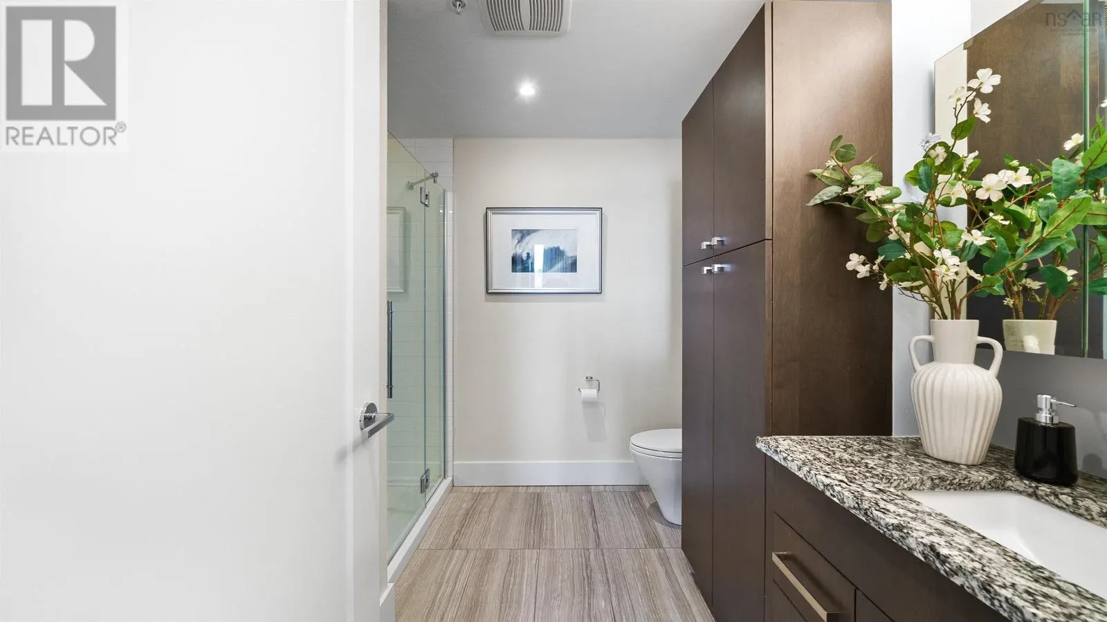 303 67 Kings Wharf Place