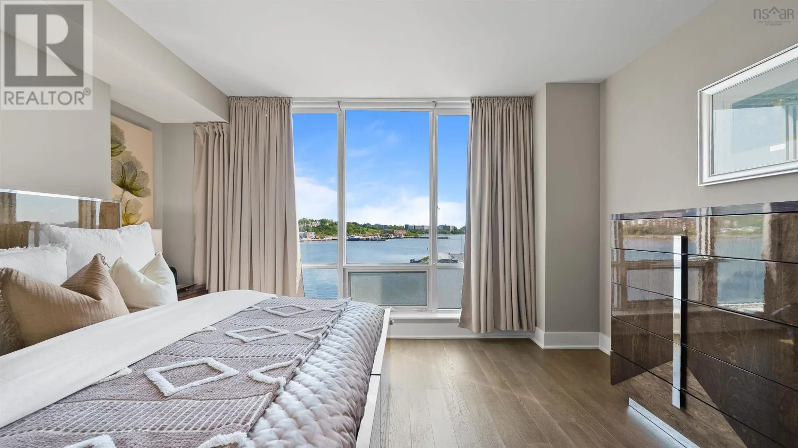 303 67 Kings Wharf Place