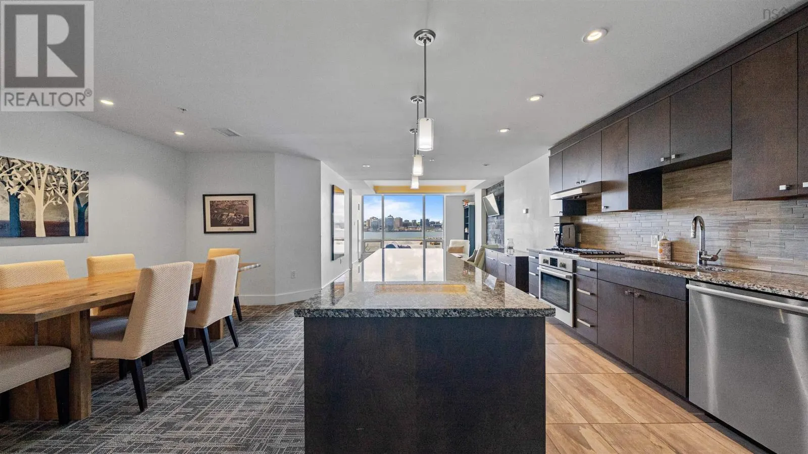 303 67 Kings Wharf Place
