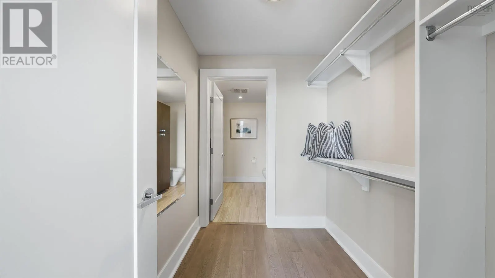 303 67 Kings Wharf Place